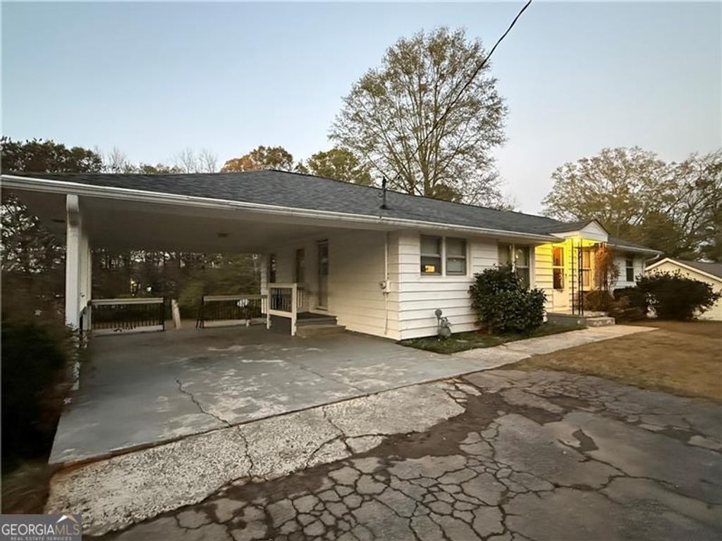 Photo of 498 Ridge Avenue SW, Mableton, GA 30126 (MLS # 10697963)