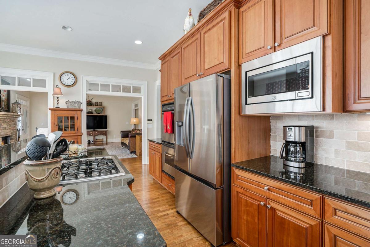 194 Waterfront Park LN