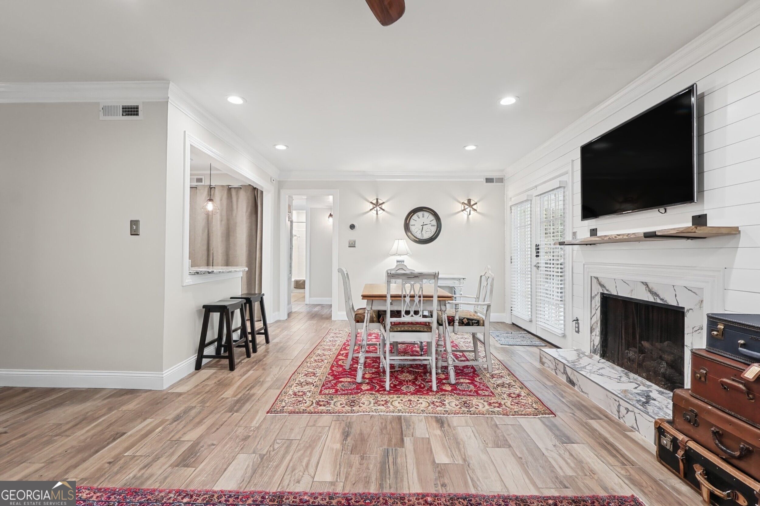 5400 Roswell RD NE N9