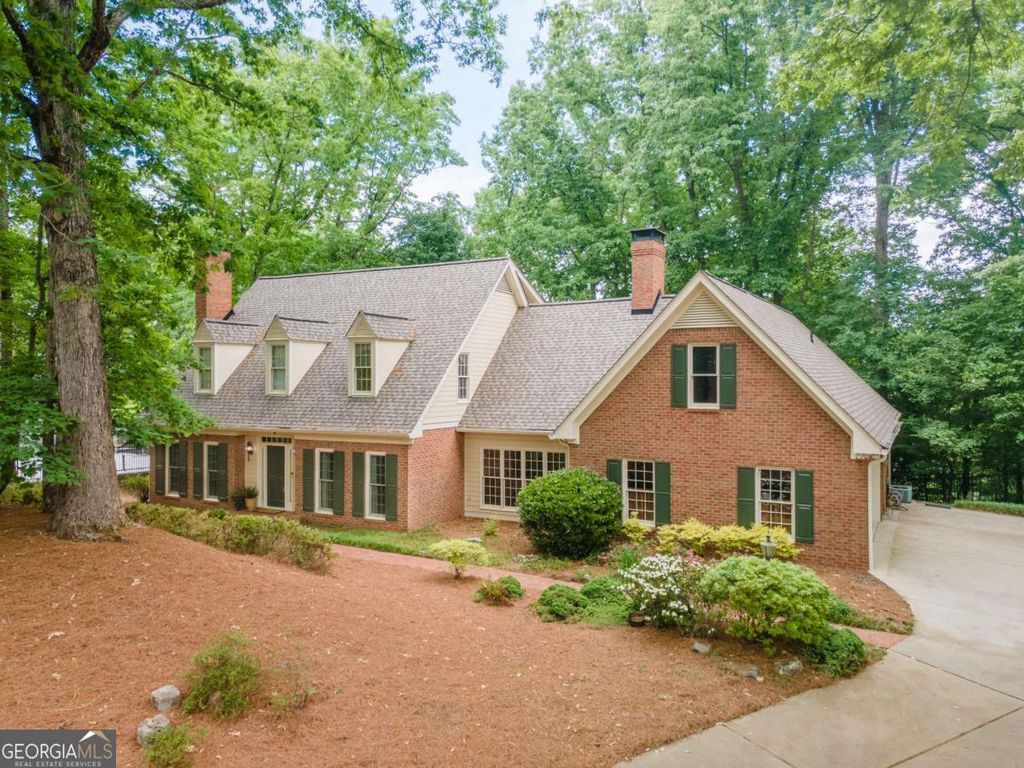 Photo of 335 Cameron Ridge Drive, Atlanta, GA 30328 (MLS # 10763451)