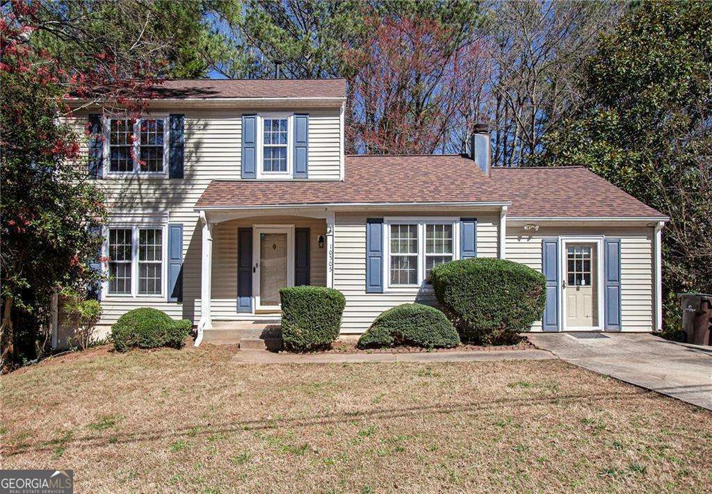 Beautifully renovated home , all new kitchen cabinets , new paint and flooring . Spacious house with separate 2 bedroom 2 bath suite in lower level makes it a perfect place for in-laws or roommate ** pics Are coming ***