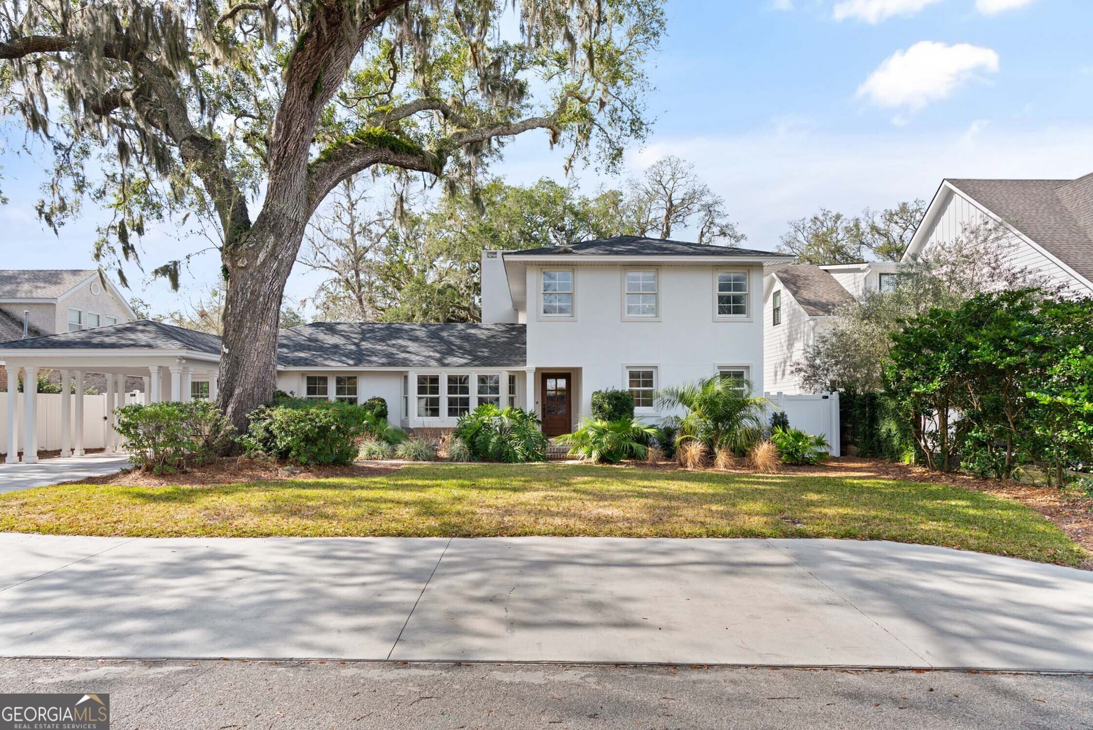 220 Magnolia AVE