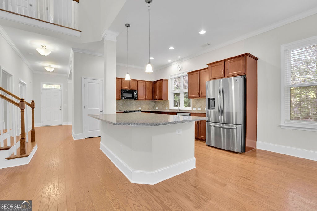 519 Huntington DR