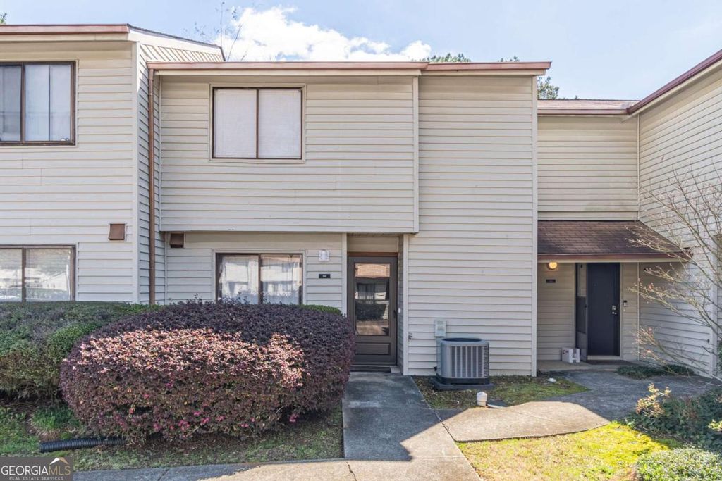 Photo of 1012 Country Court, Lawrenceville, GA 30044 (MLS # 10718918)