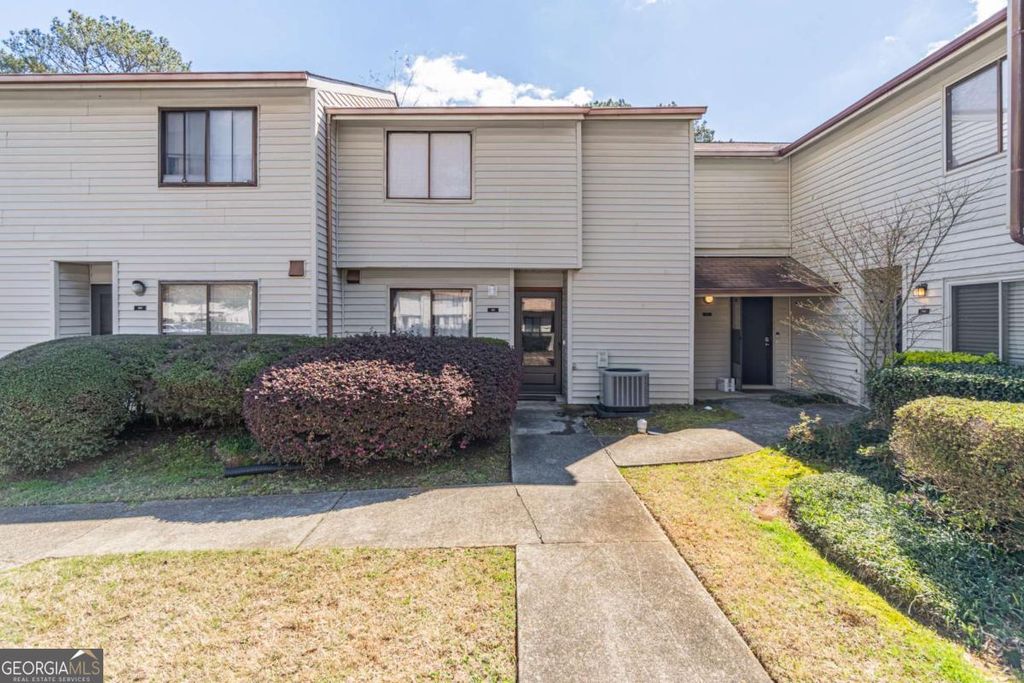 Photo of 1012 Country Court, Lawrenceville, GA 30044 (MLS # 10718918)