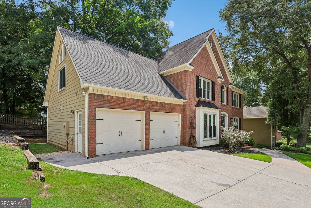 Photo of 1010 Fairwood Lane NW, Acworth, GA 30101 (MLS # 10815181)