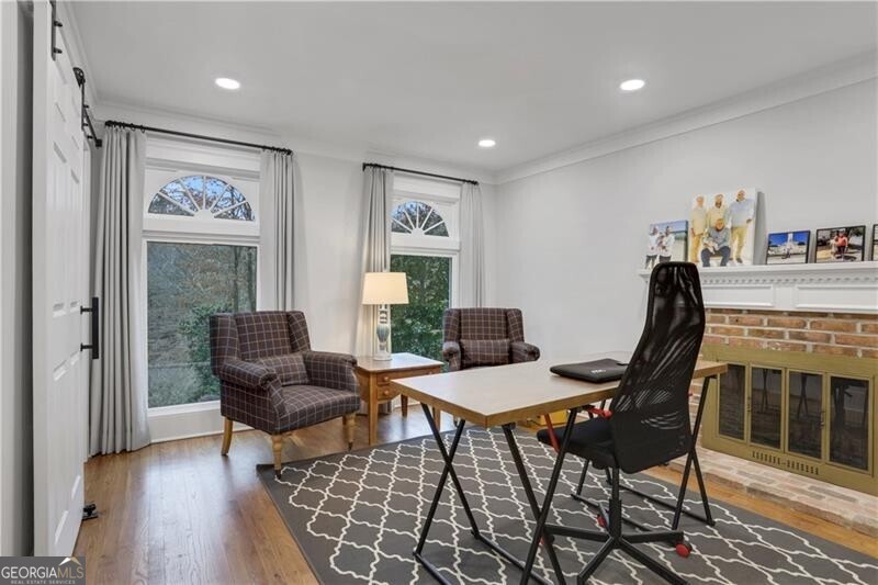 2233 Guinevere WAY NE