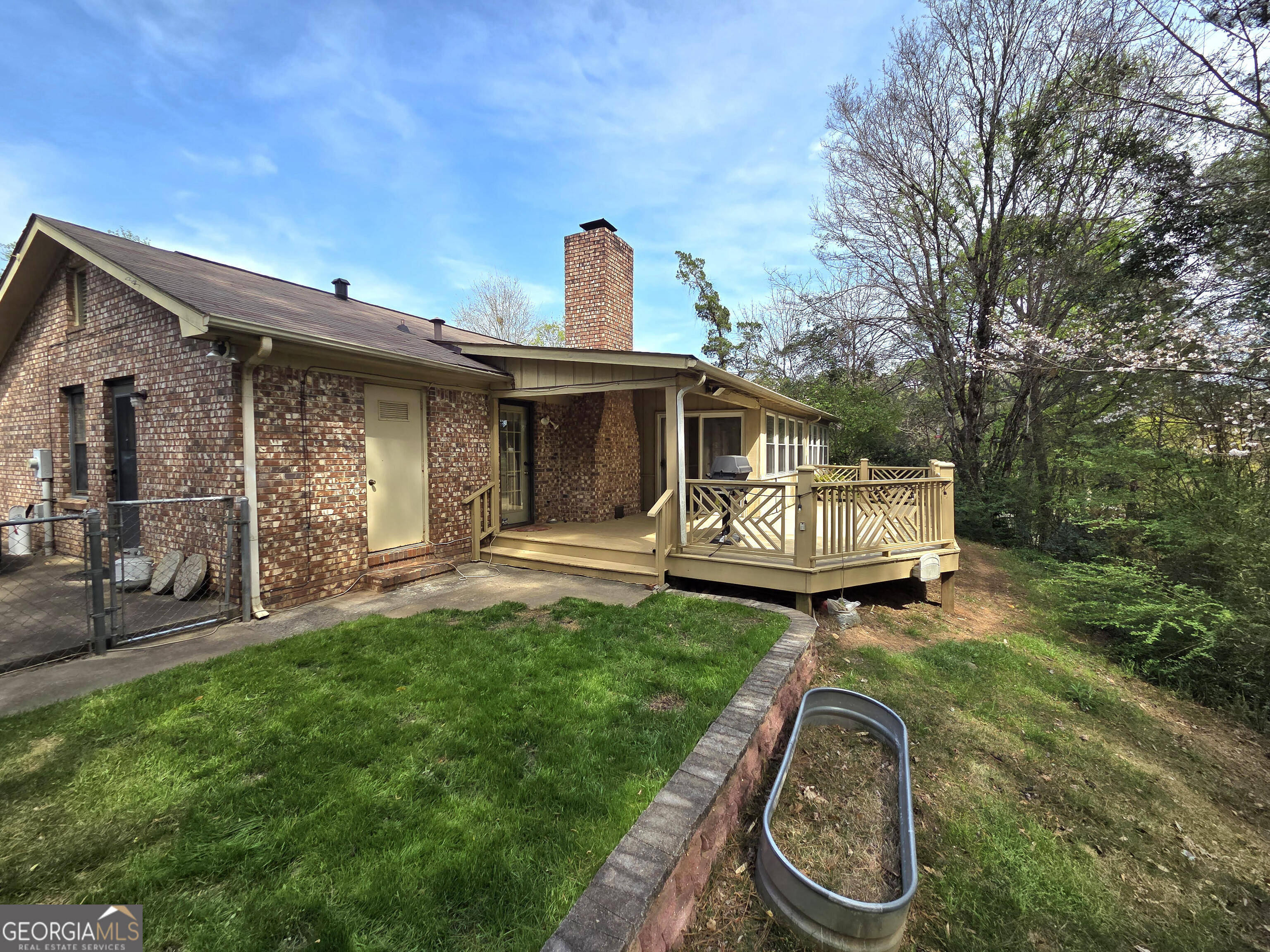 924 N Ridge DR
