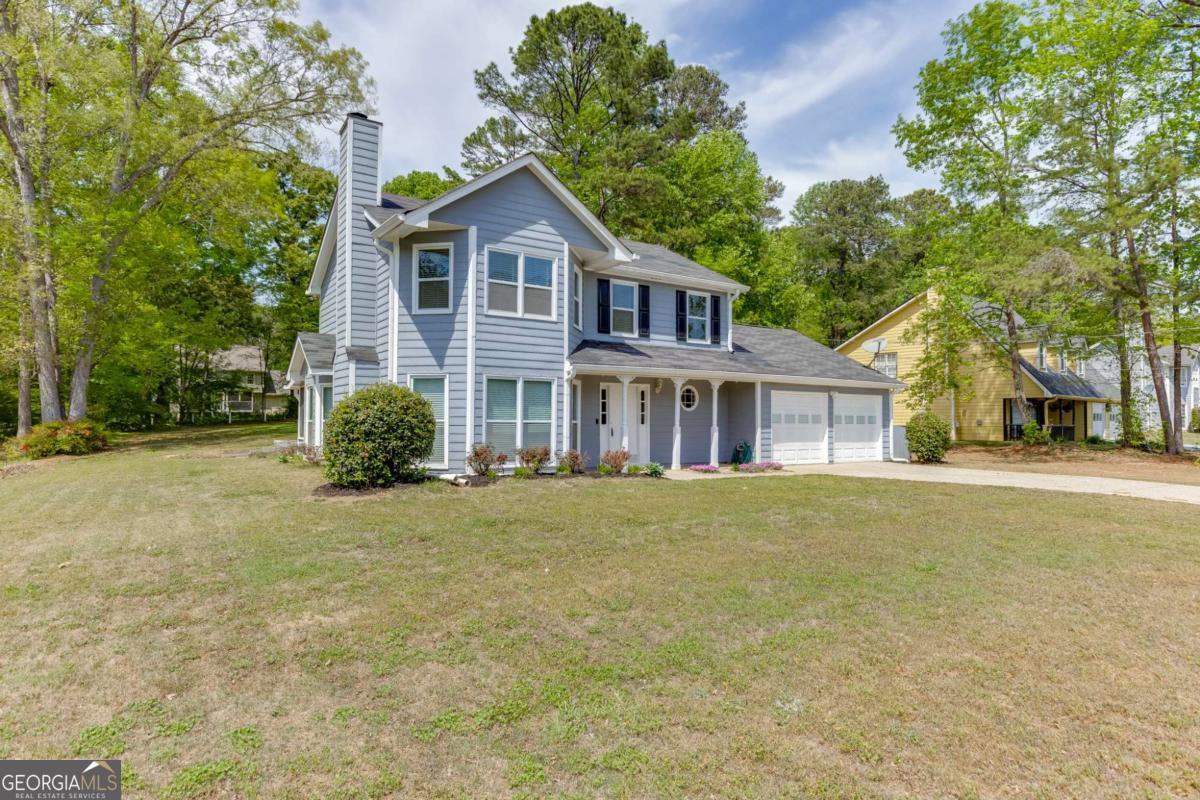 811 Forest Park LN