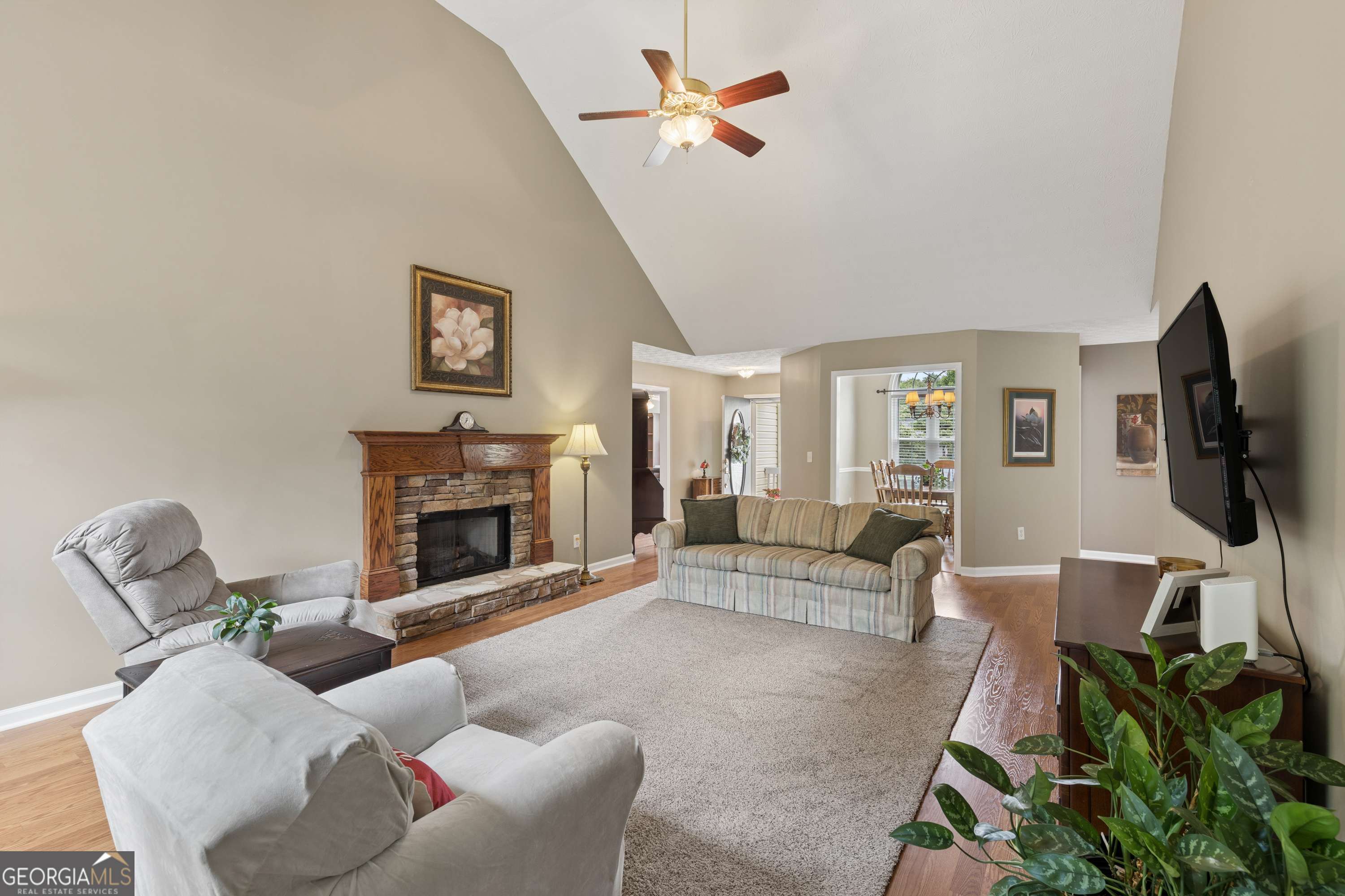 121 Chestnut Hill DR