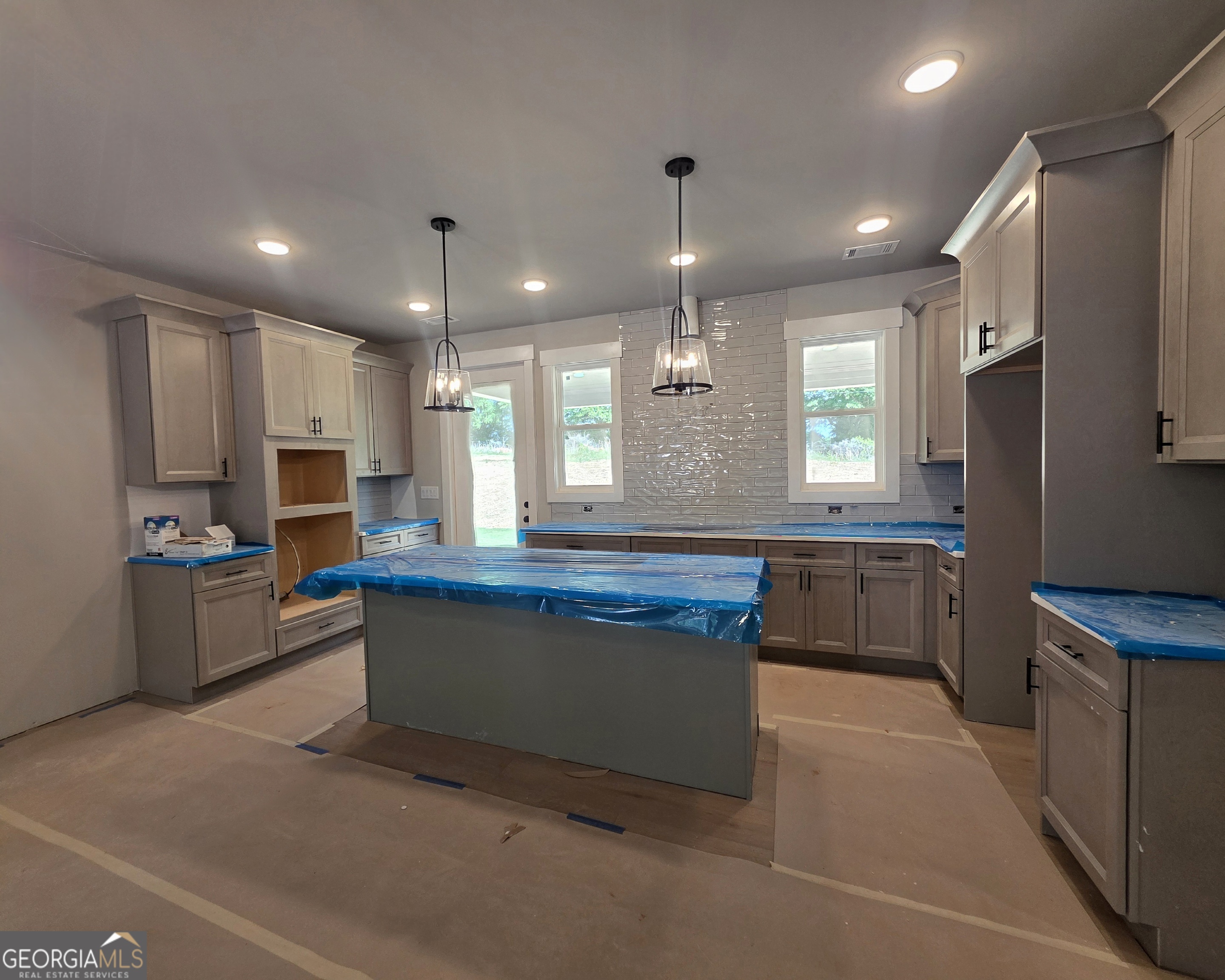 105 Maney DR