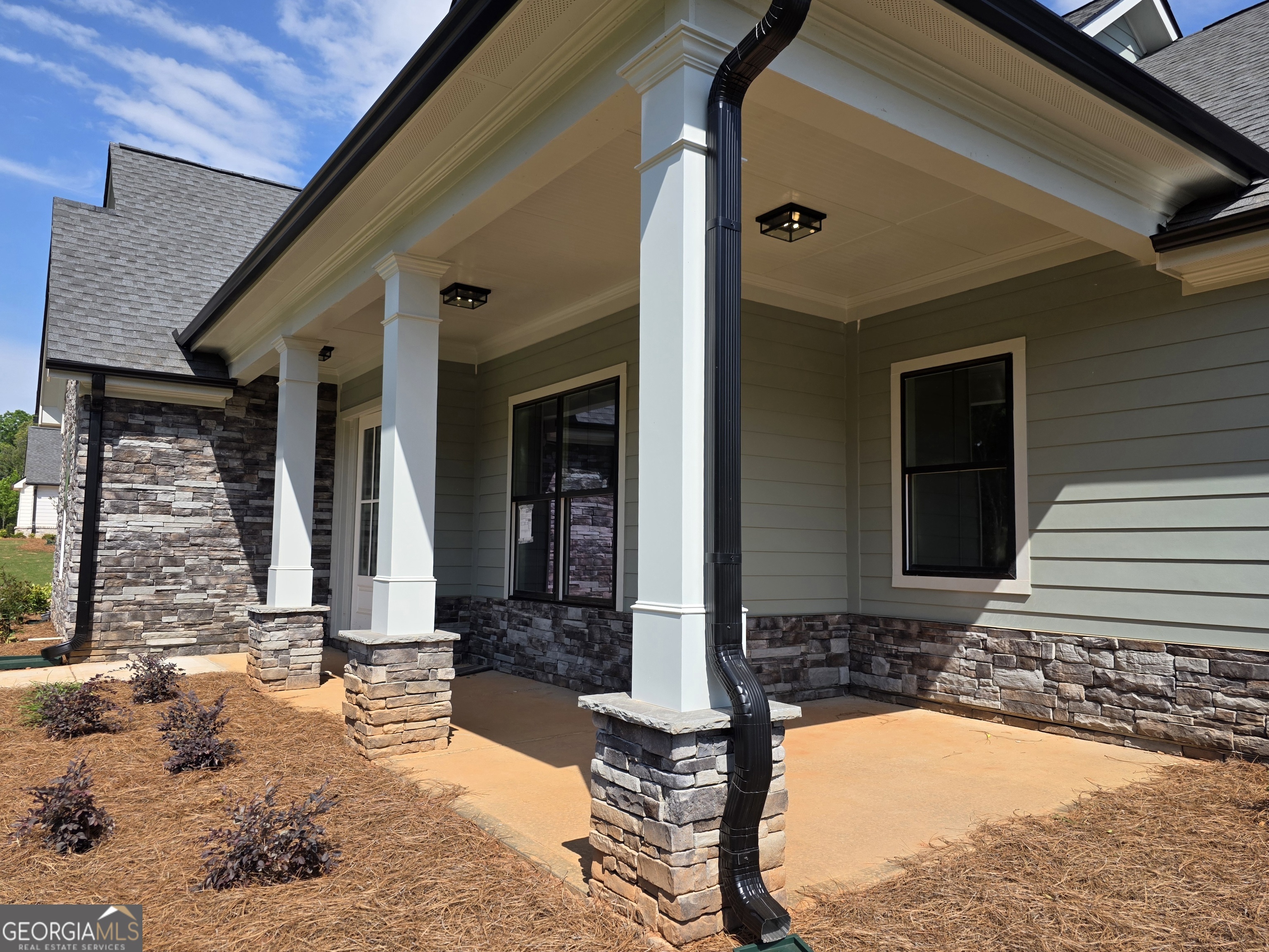 105 Maney DR