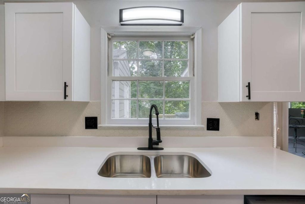 Photo of 61 Powers Ferry Manor SE, Marietta, GA 30067 (MLS # 10785528)