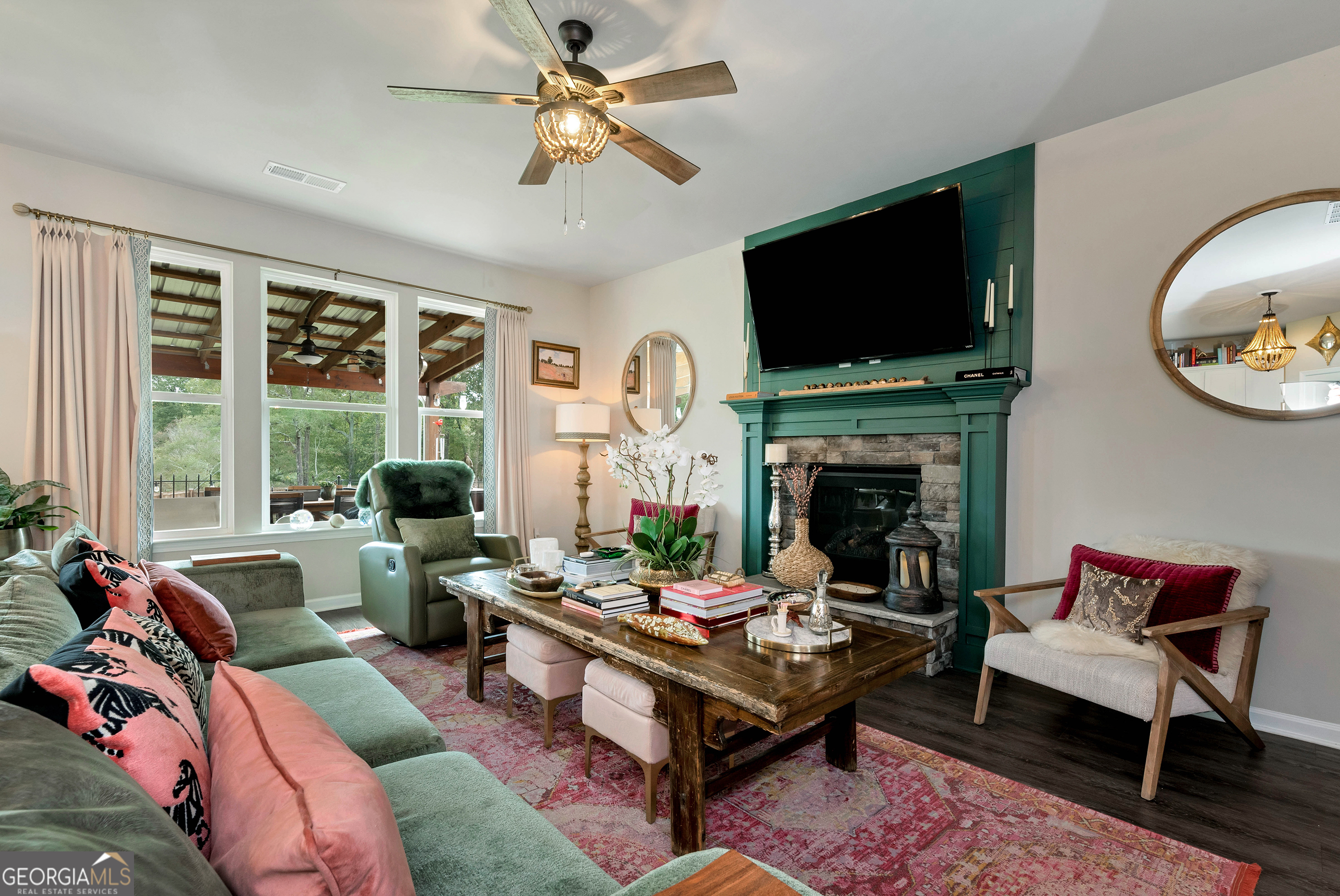 425 Crystal WAY