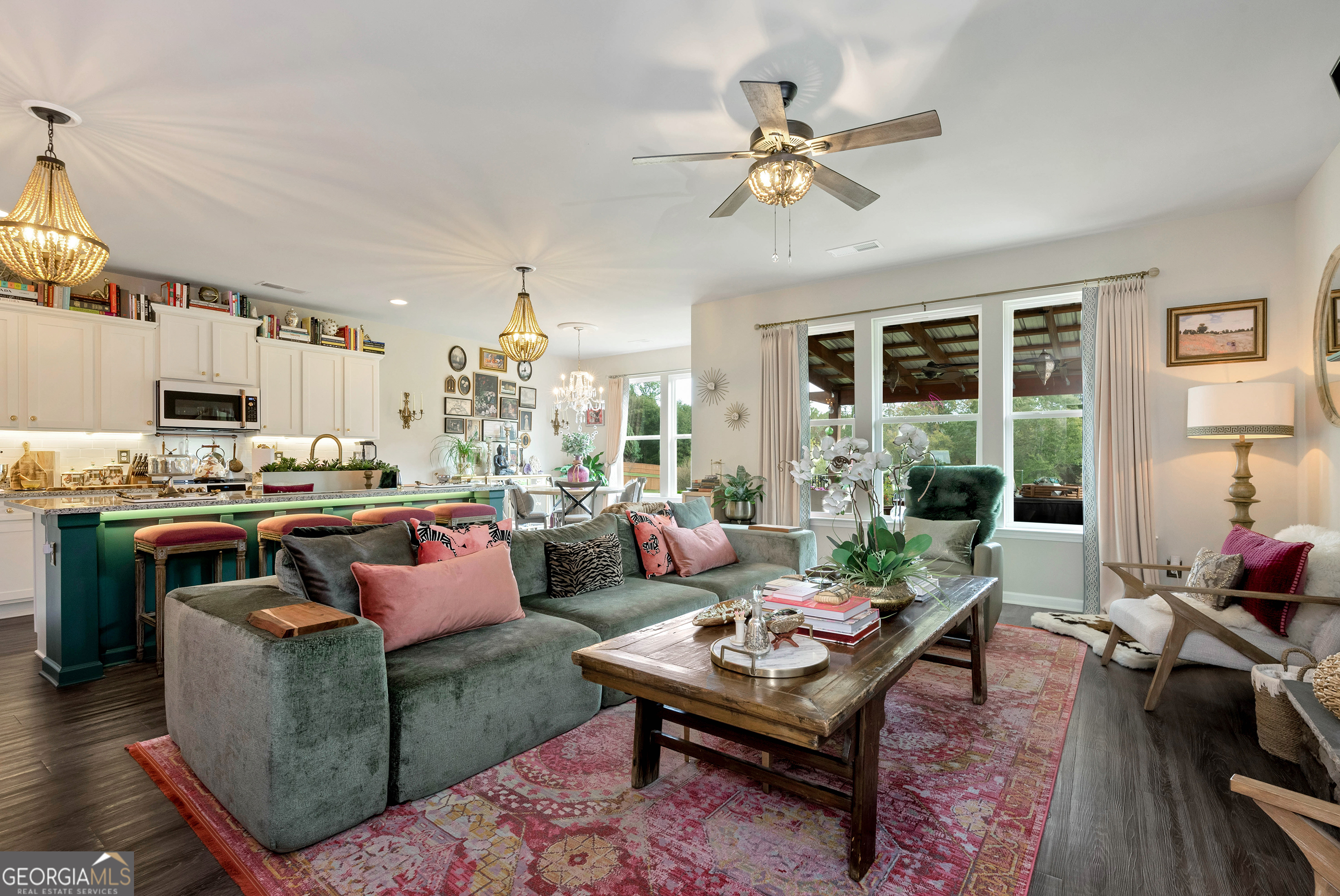 425 Crystal WAY