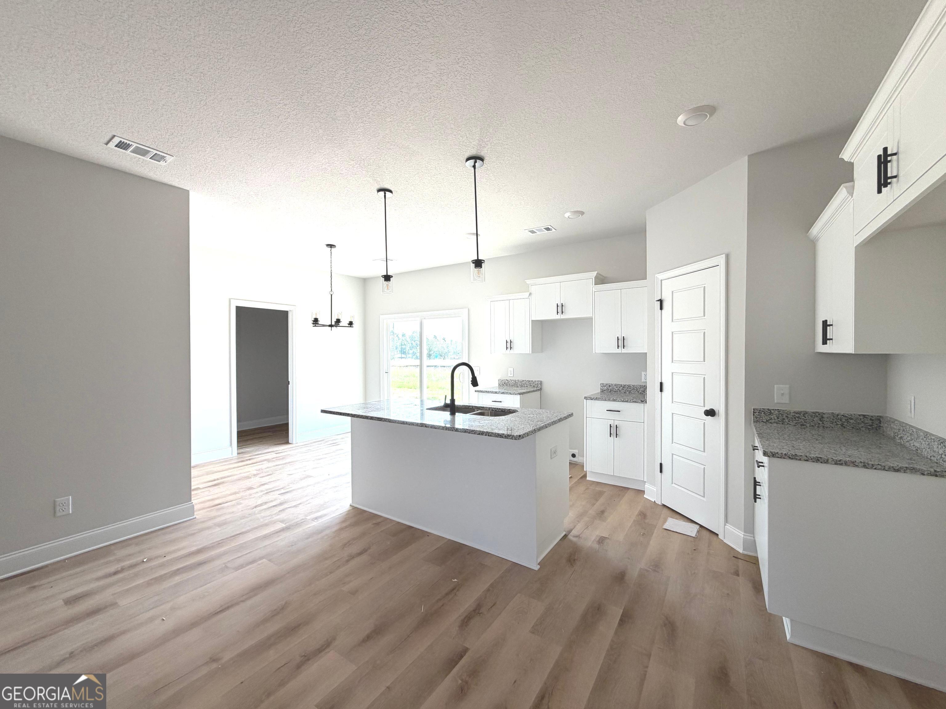 212 Palmetto Loop