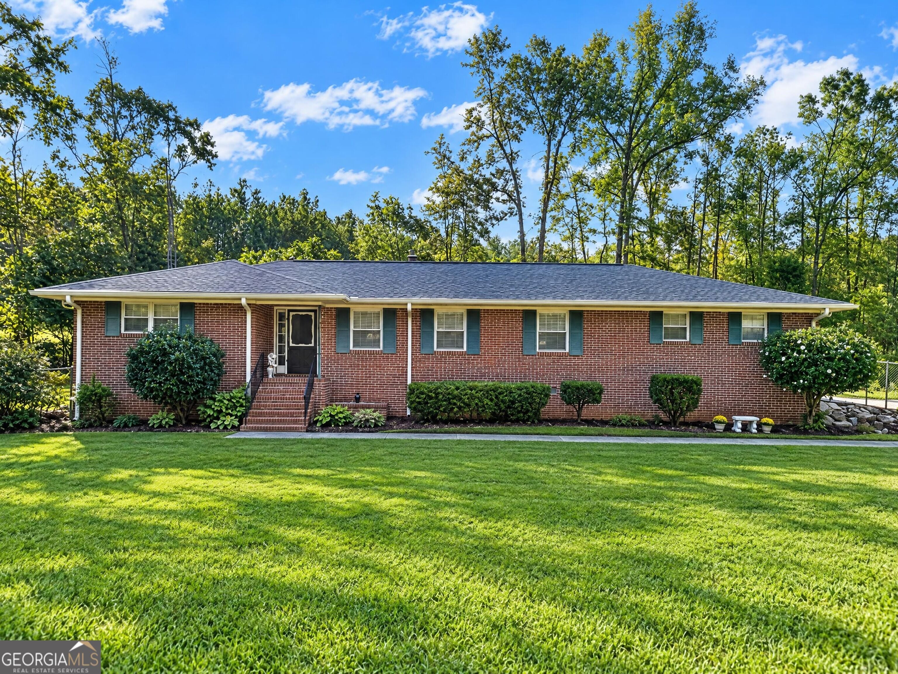 6204 Davis RD