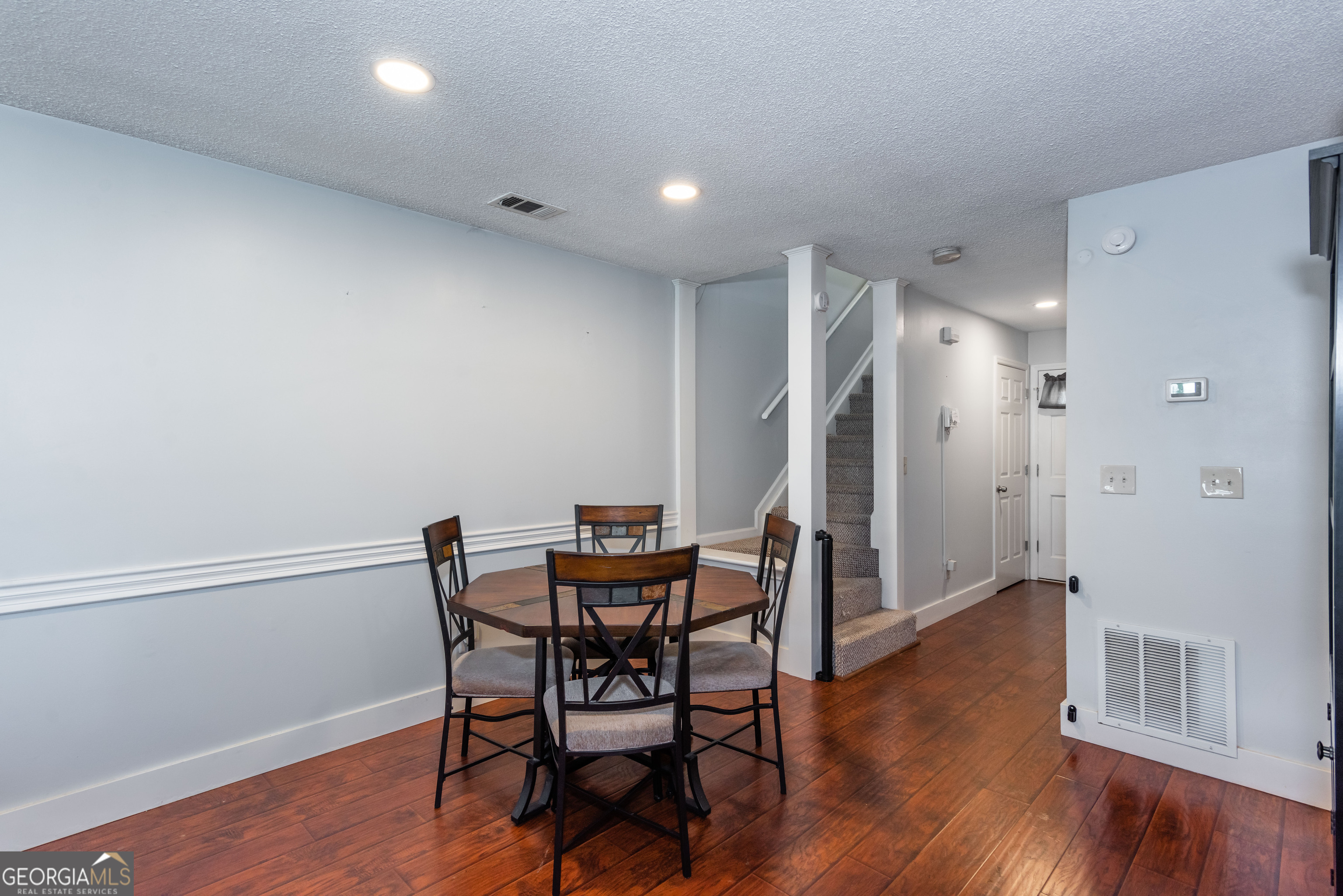 Lawrenceville, Georgia 30044, United States, 2 Bedrooms Bedrooms, ,3 BathroomsBathrooms,Residential,Active,90099