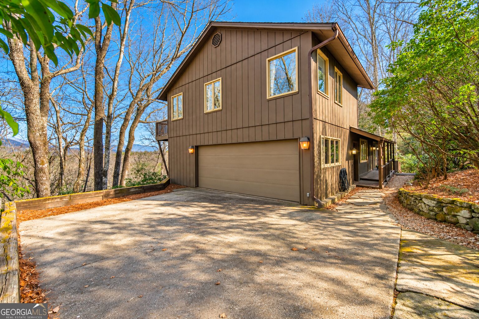 722 Woodbrier