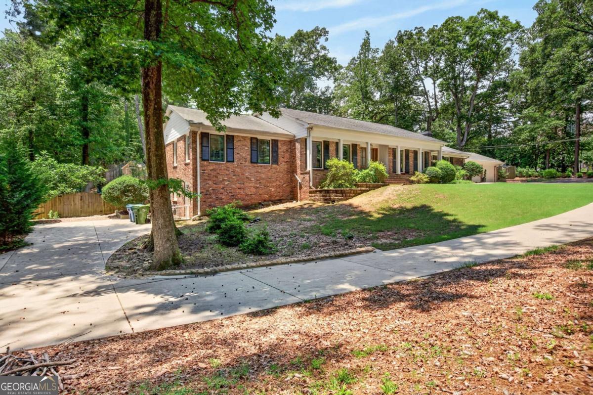 2085 Mount Paran RD NW