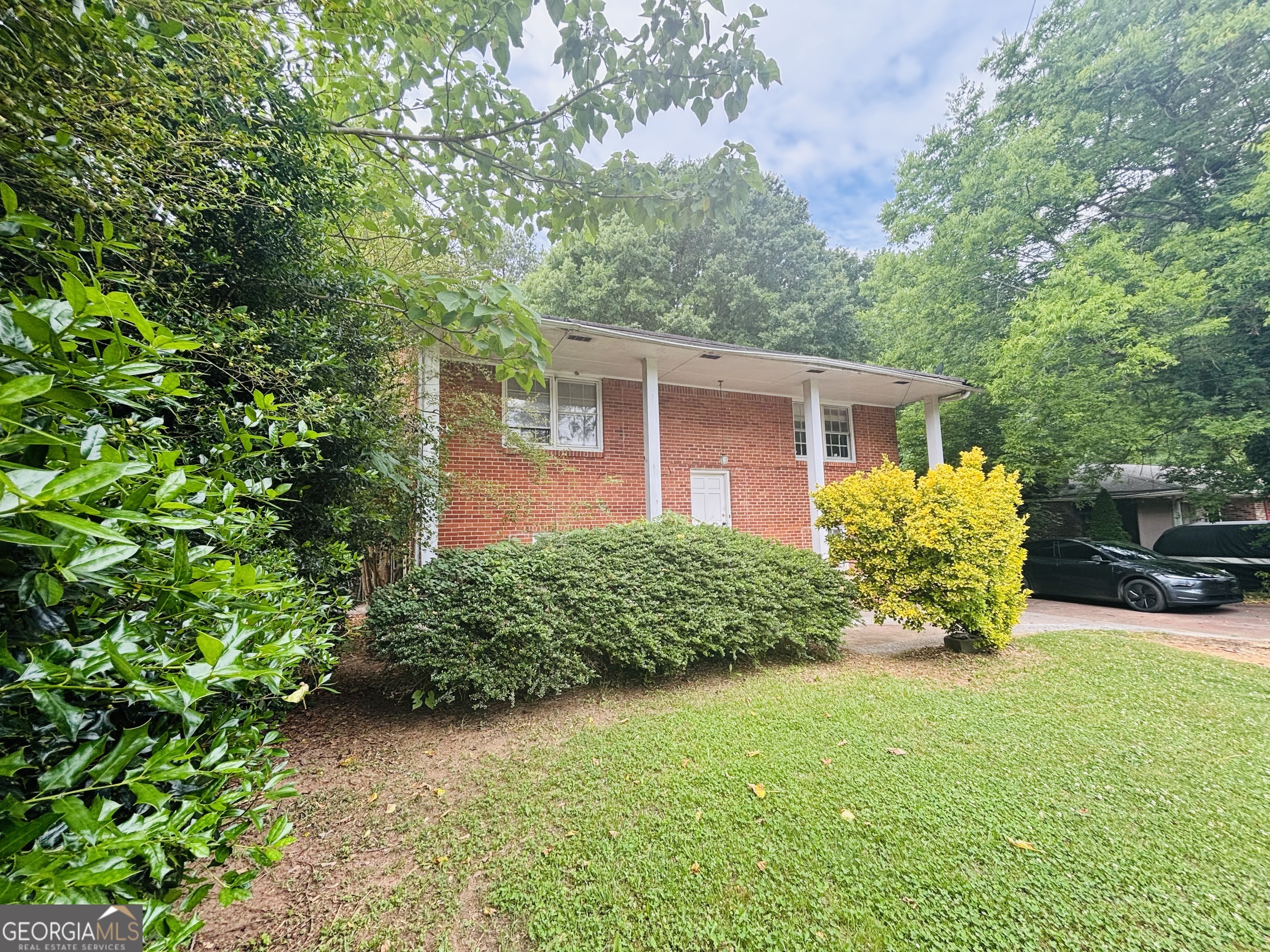 5925 Pinecreek Road