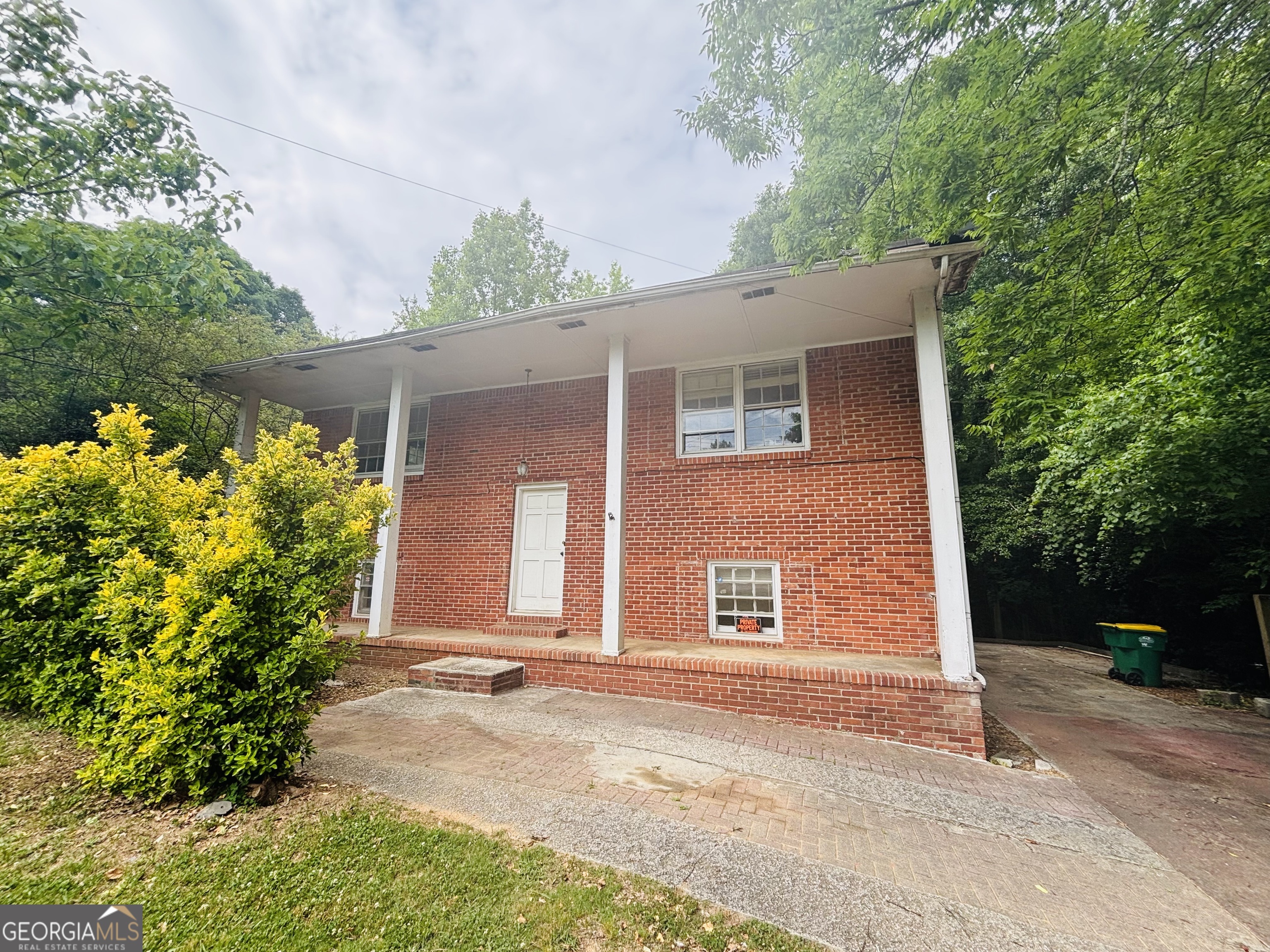 5925 Pinecreek Road