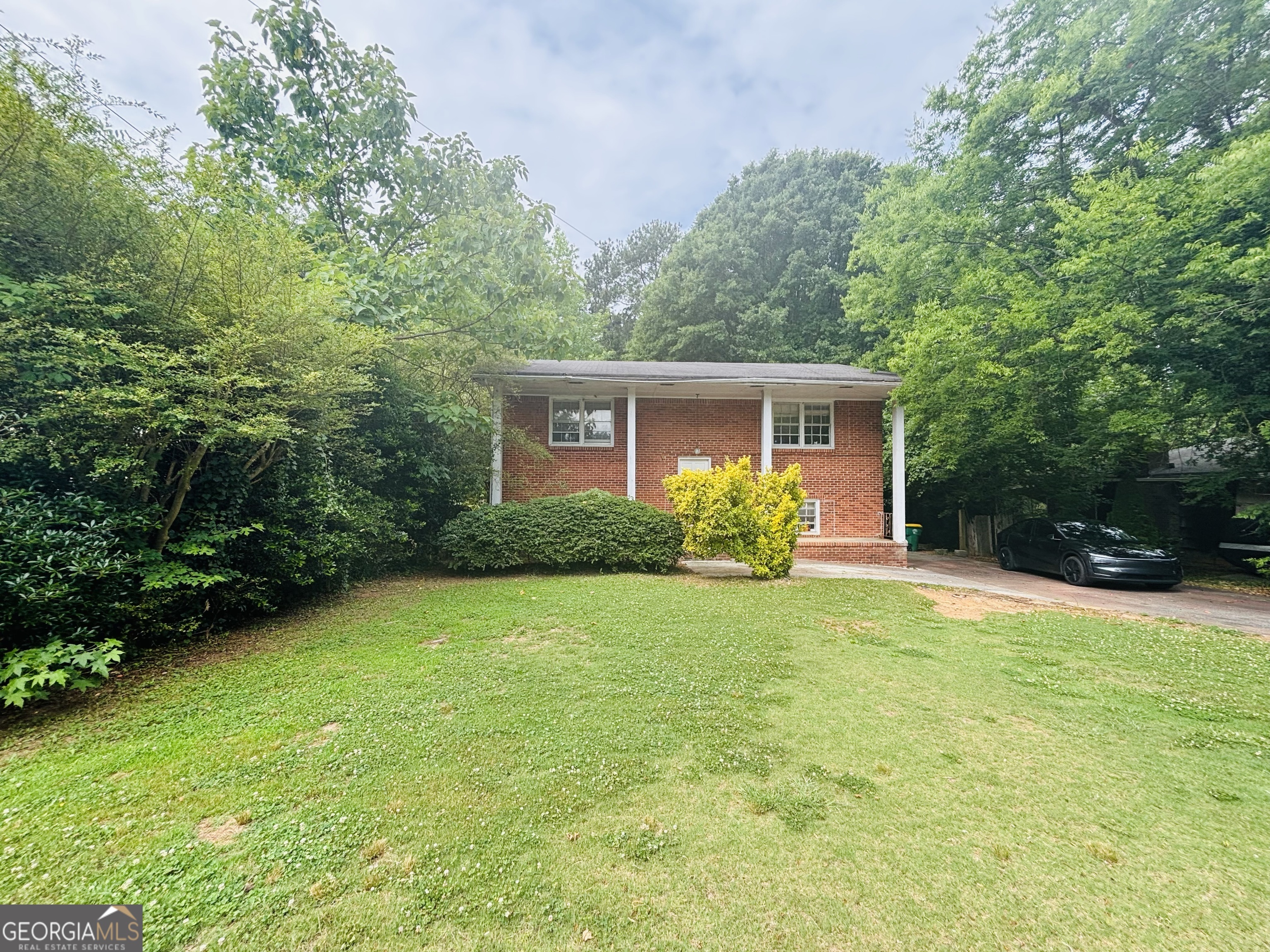 5925 Pinecreek Road