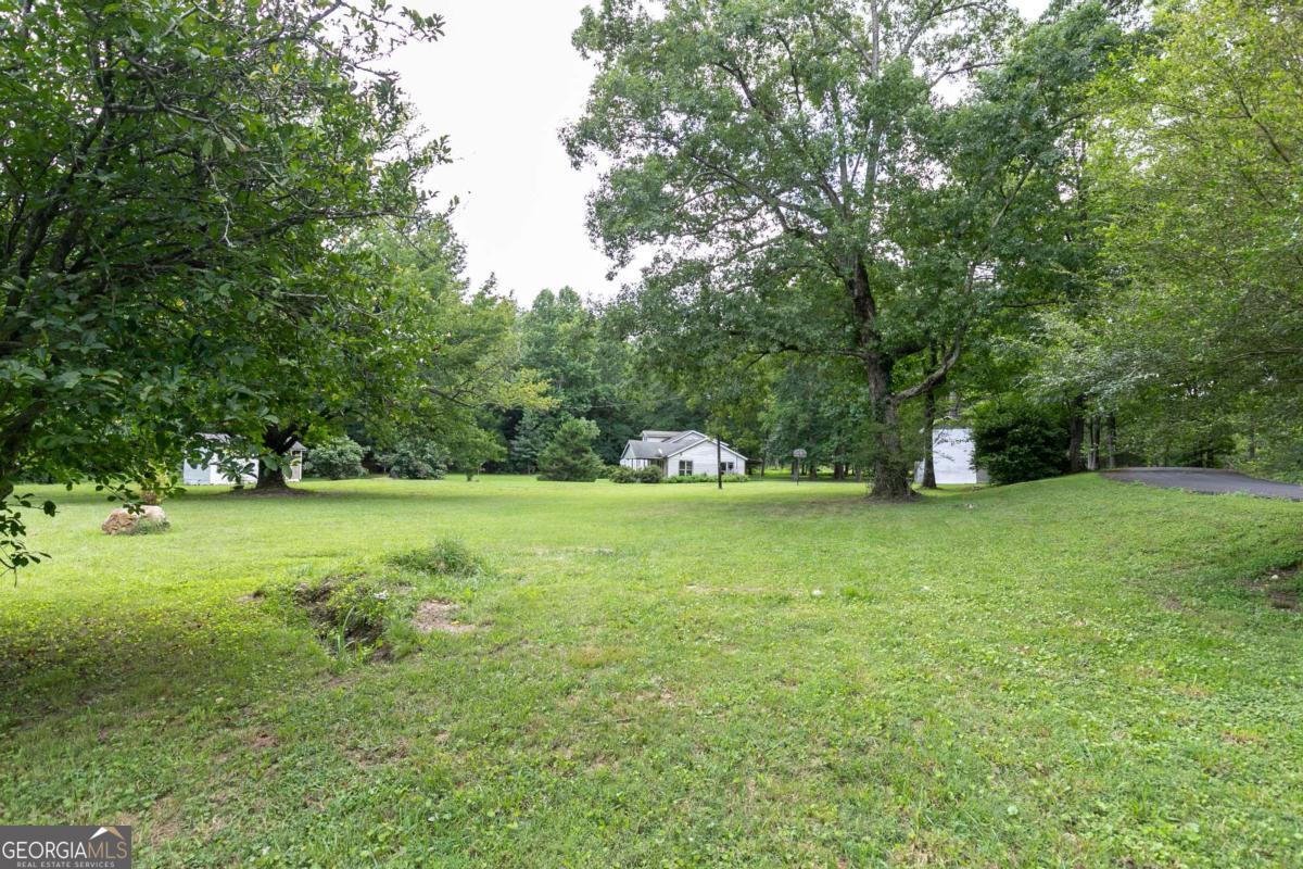 435 Hampton RD