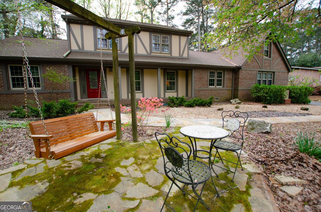 Photo of 2065 Renault Lane, Atlanta, GA 30345 (MLS # 10730899)