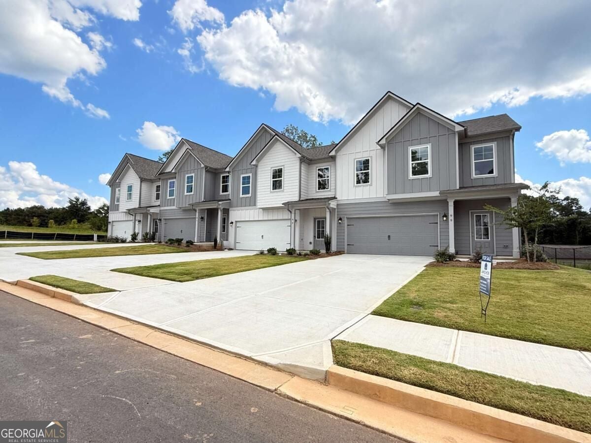 93 Maple Trail