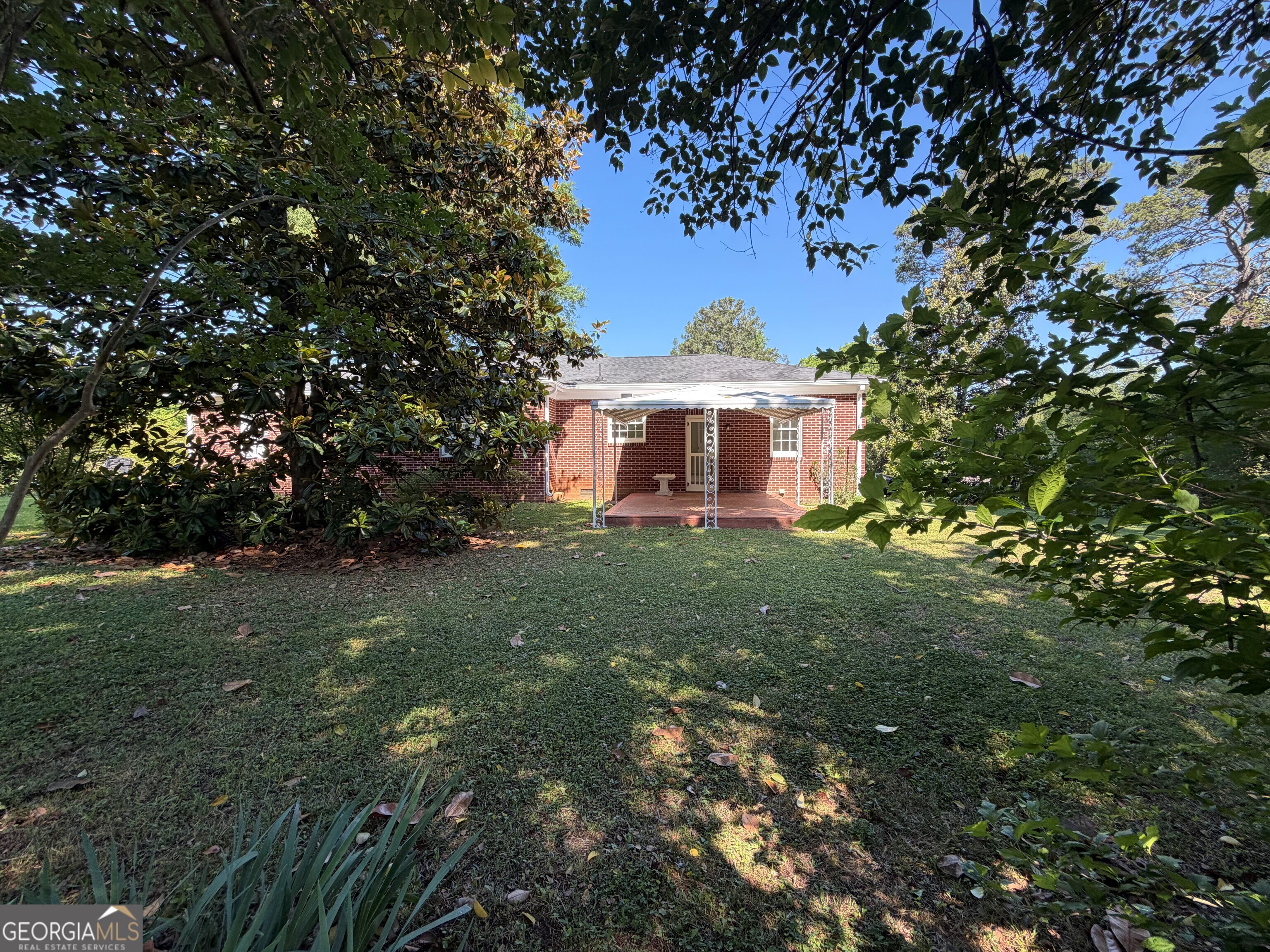 2619 Maple RD SE