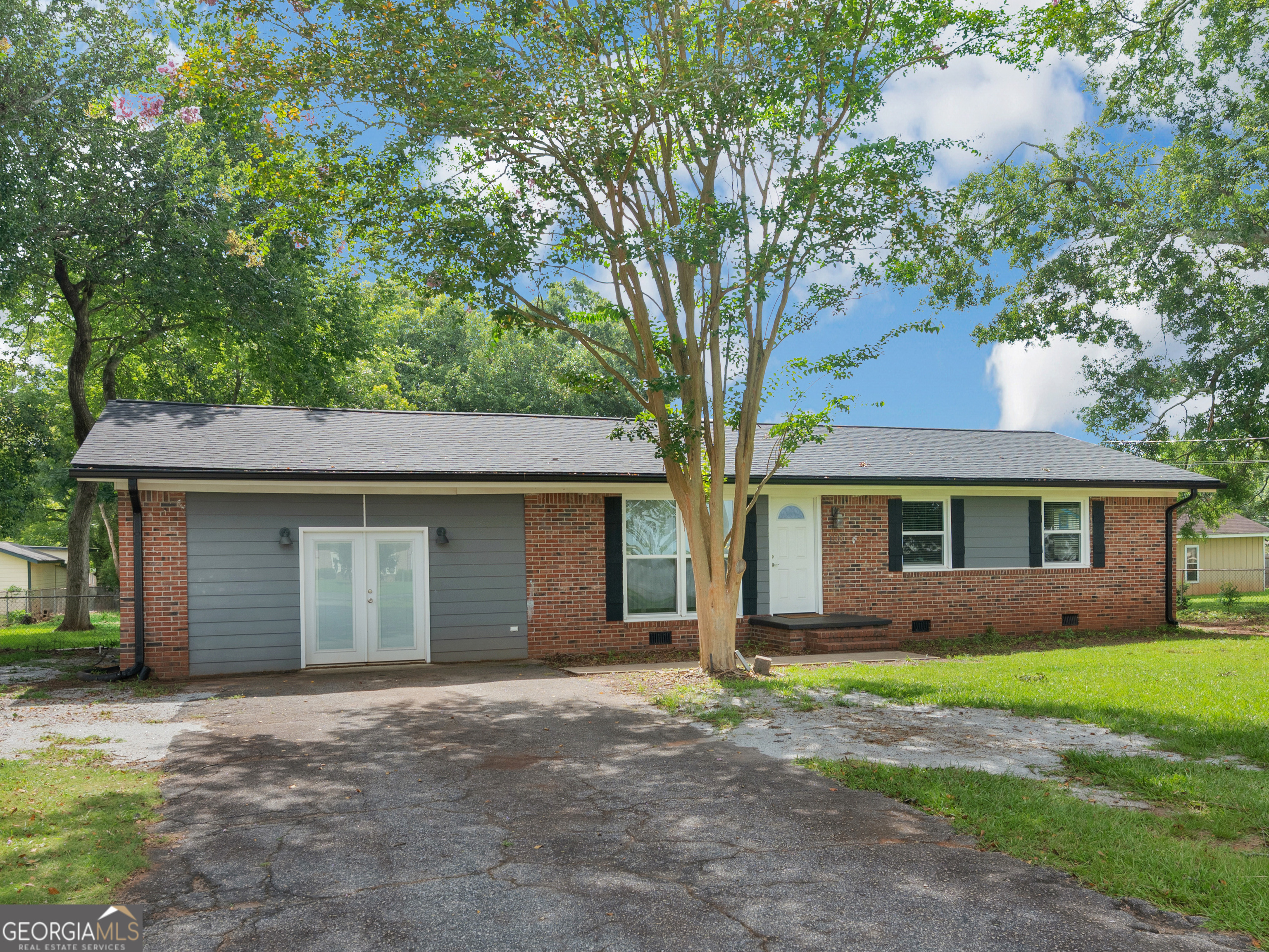 100 Marlon ST