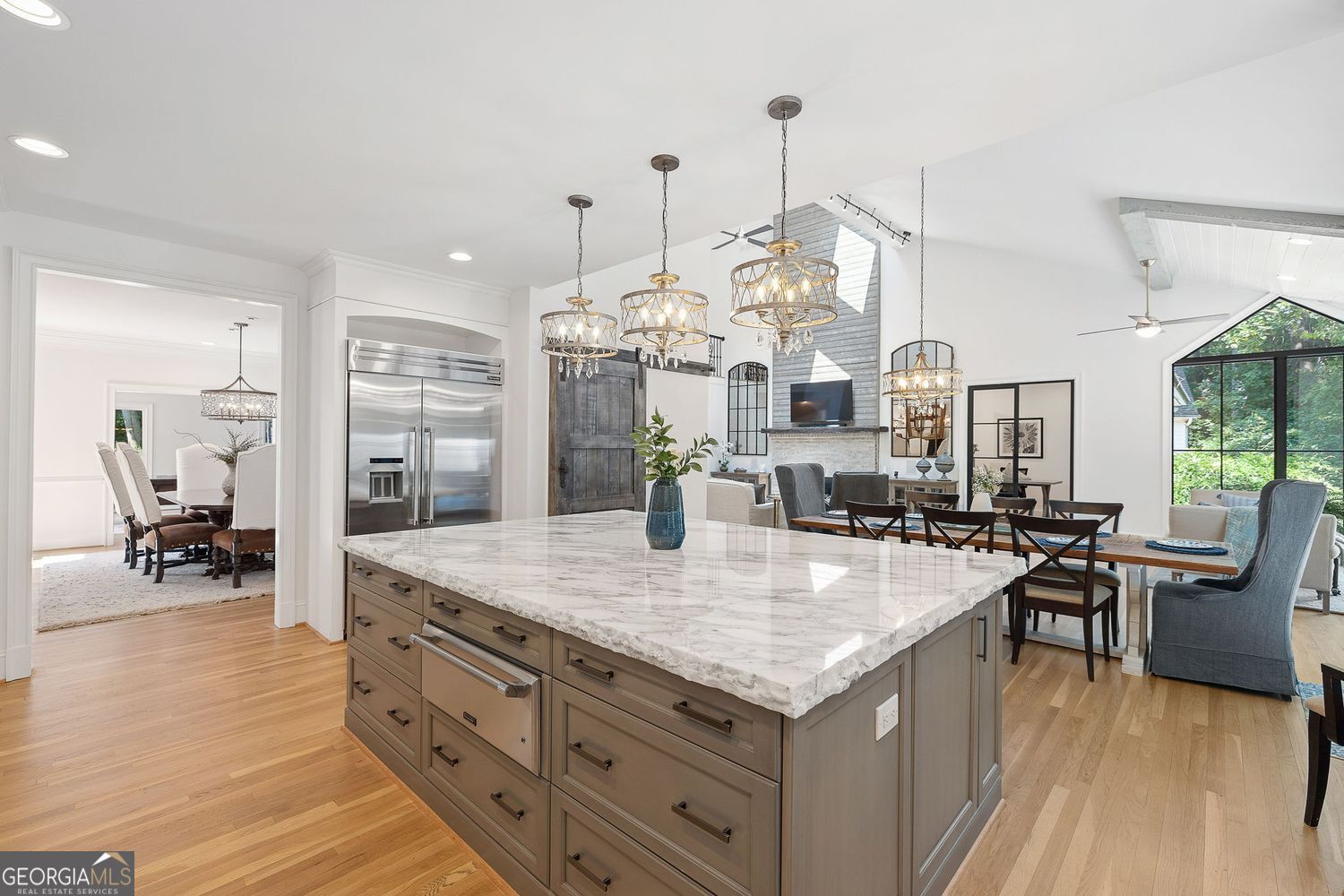 Atlanta, Georgia 30305, United States, 4 Bedrooms Bedrooms, ,5 BathroomsBathrooms,Residential,Active,168808