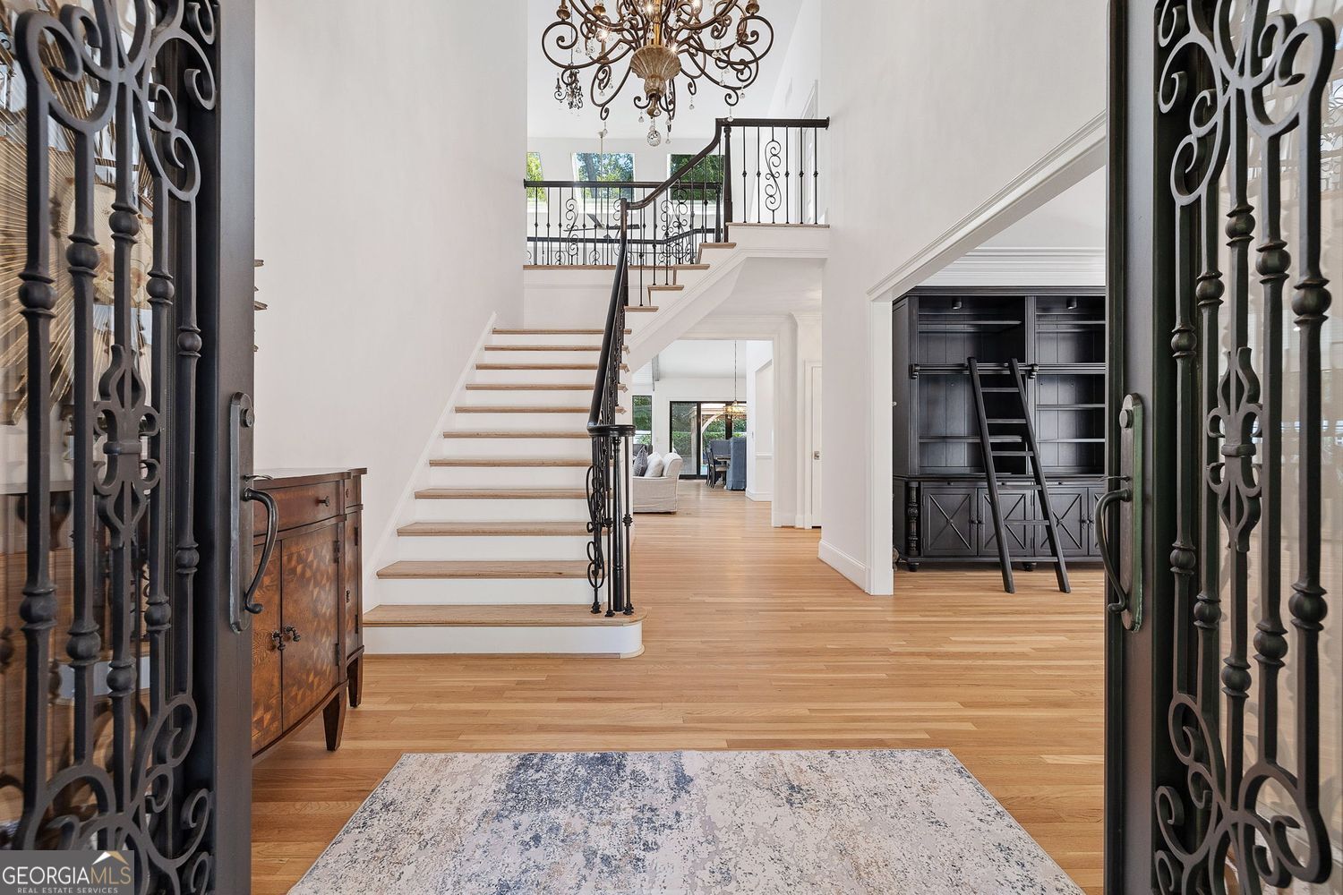 Atlanta, Georgia 30305, United States, 4 Bedrooms Bedrooms, ,5 BathroomsBathrooms,Residential,Active,168808