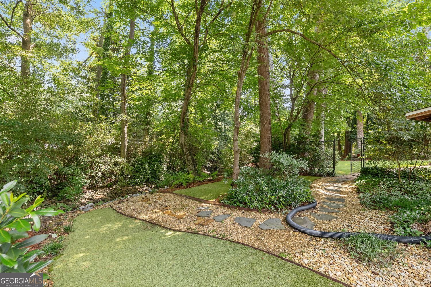 Atlanta, Georgia 30305, United States, 4 Bedrooms Bedrooms, ,5 BathroomsBathrooms,Residential,Active,168808