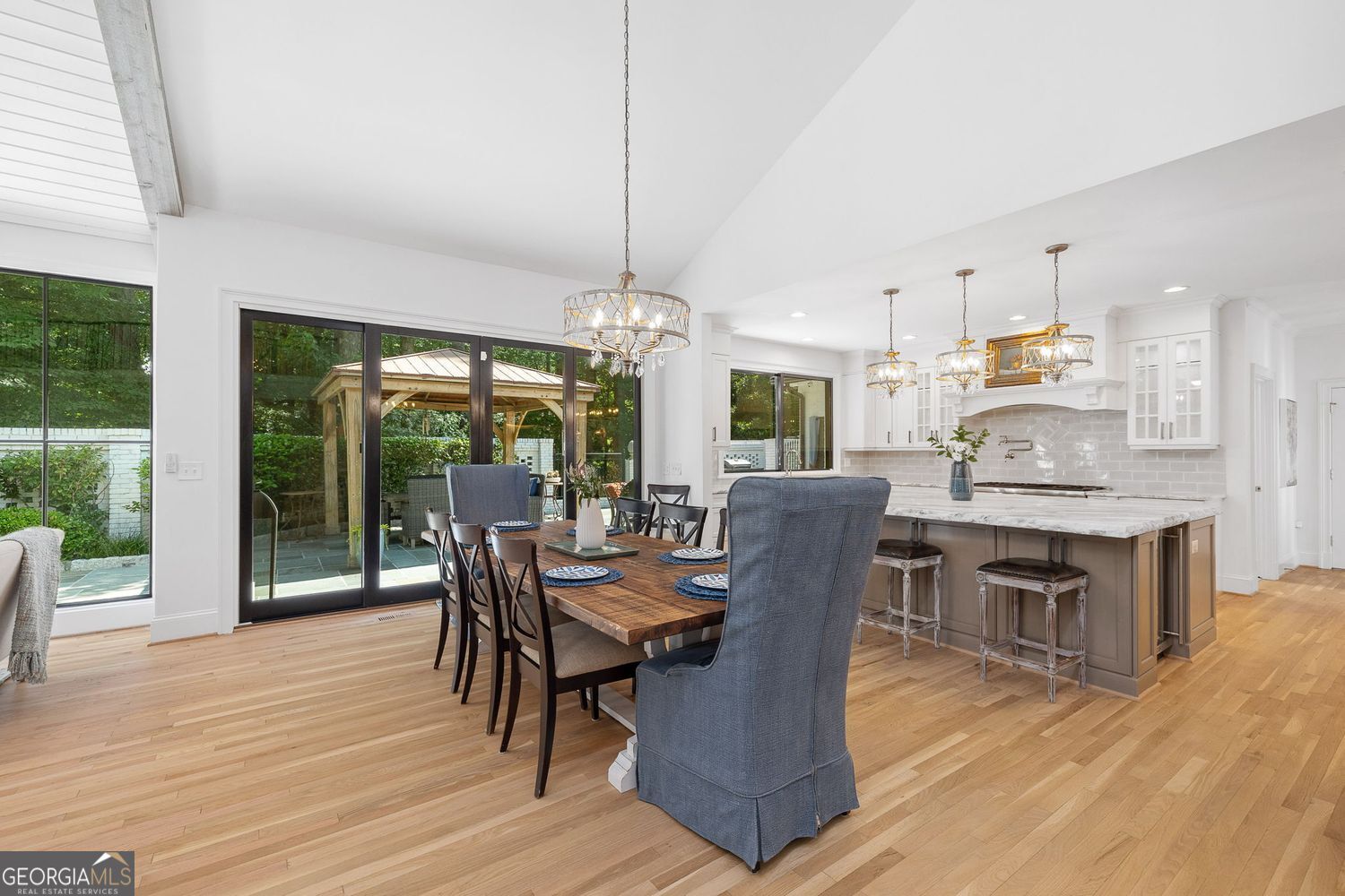 Atlanta, Georgia 30305, United States, 4 Bedrooms Bedrooms, ,5 BathroomsBathrooms,Residential,Active,168808