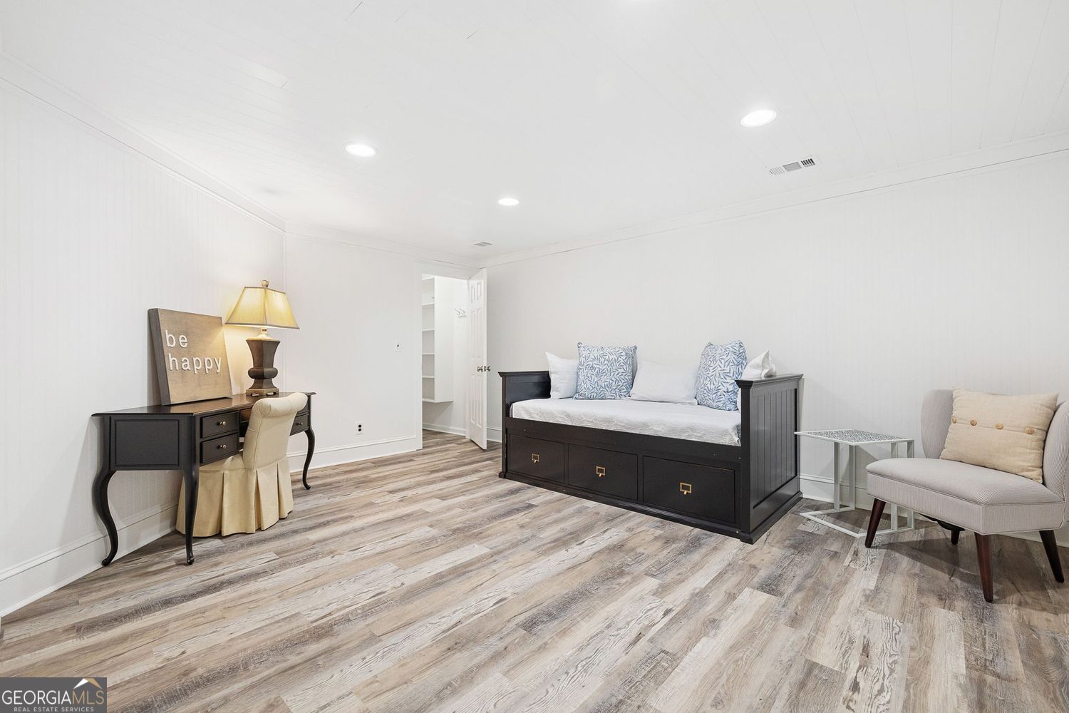 Atlanta, Georgia 30305, United States, 4 Bedrooms Bedrooms, ,5 BathroomsBathrooms,Residential,Active,168808