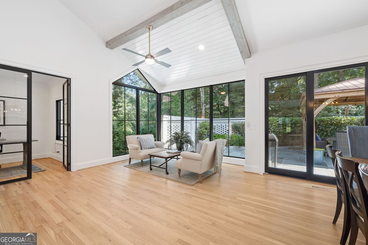 Atlanta, Georgia 30305, United States, 4 Bedrooms Bedrooms, ,5 BathroomsBathrooms,Residential,Active,168808