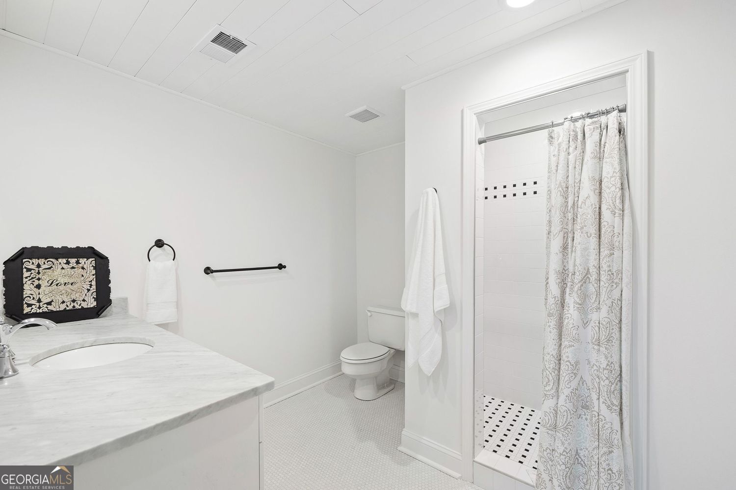 Atlanta, Georgia 30305, United States, 4 Bedrooms Bedrooms, ,5 BathroomsBathrooms,Residential,Active,168808