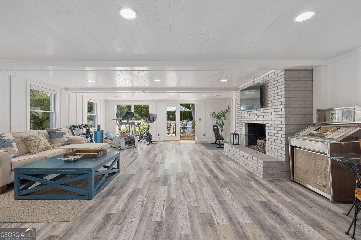 Atlanta, Georgia 30305, United States, 4 Bedrooms Bedrooms, ,5 BathroomsBathrooms,Residential,Active,168808