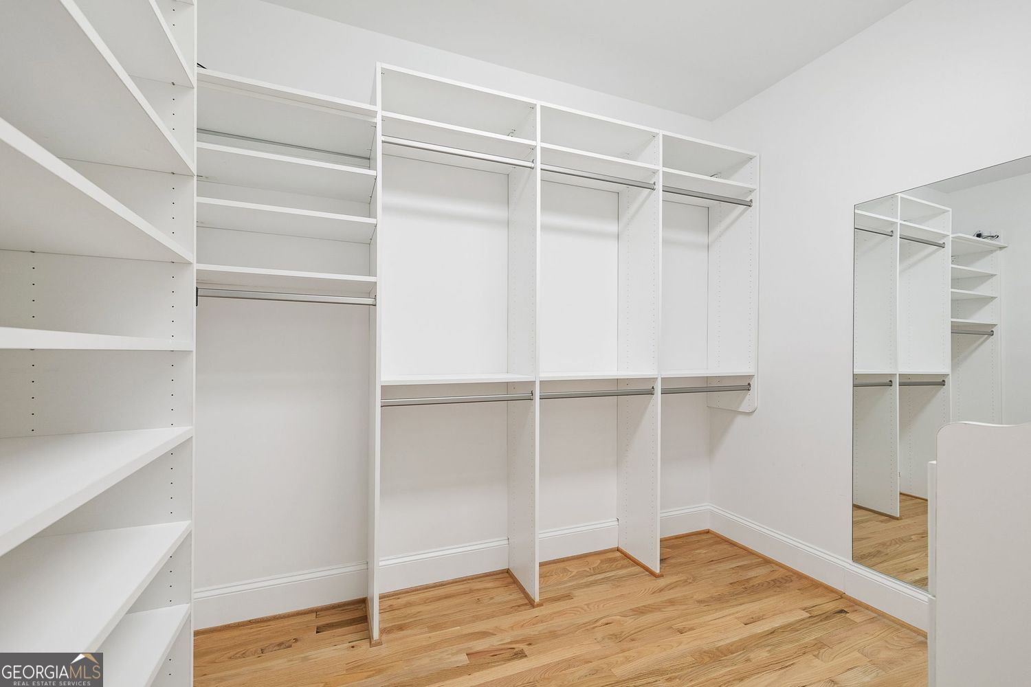 Atlanta, Georgia 30305, United States, 4 Bedrooms Bedrooms, ,5 BathroomsBathrooms,Residential,Active,168808