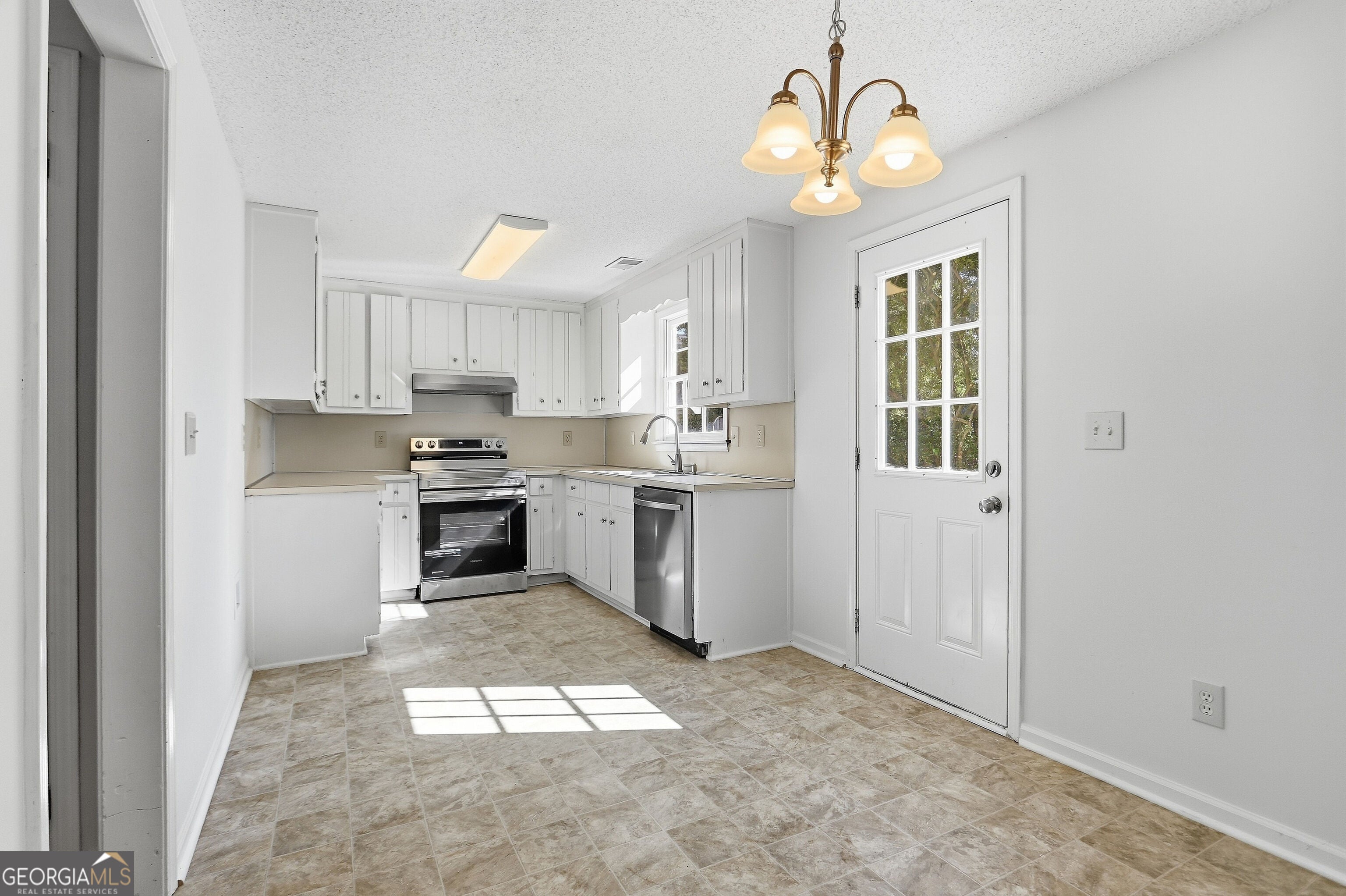 4400 Hidden Meadow CIR