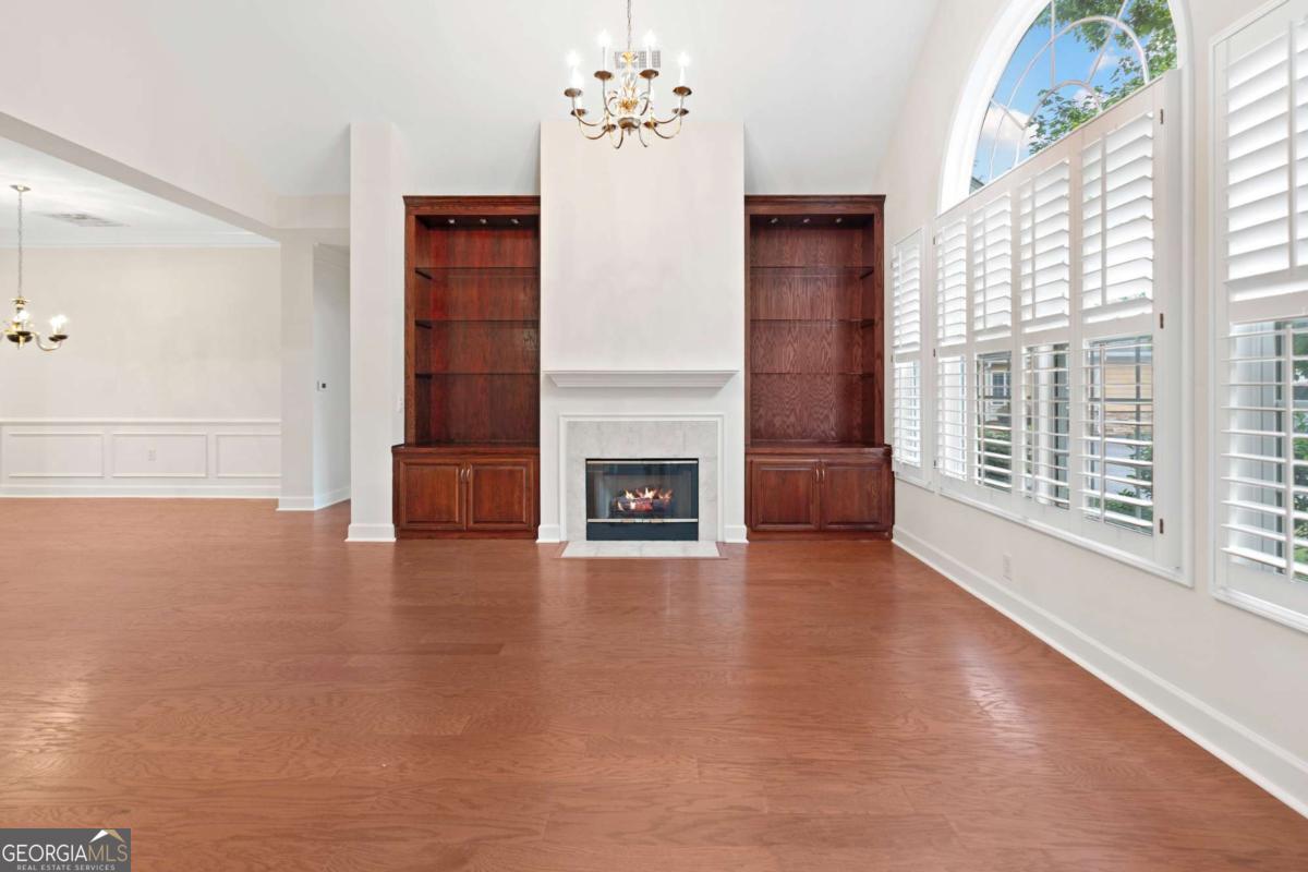 3106 Village LN