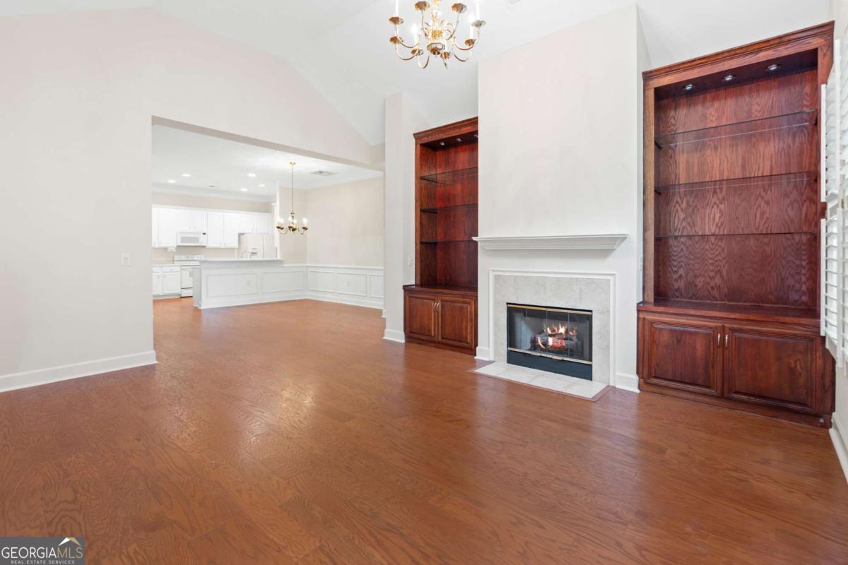 3106 Village LN