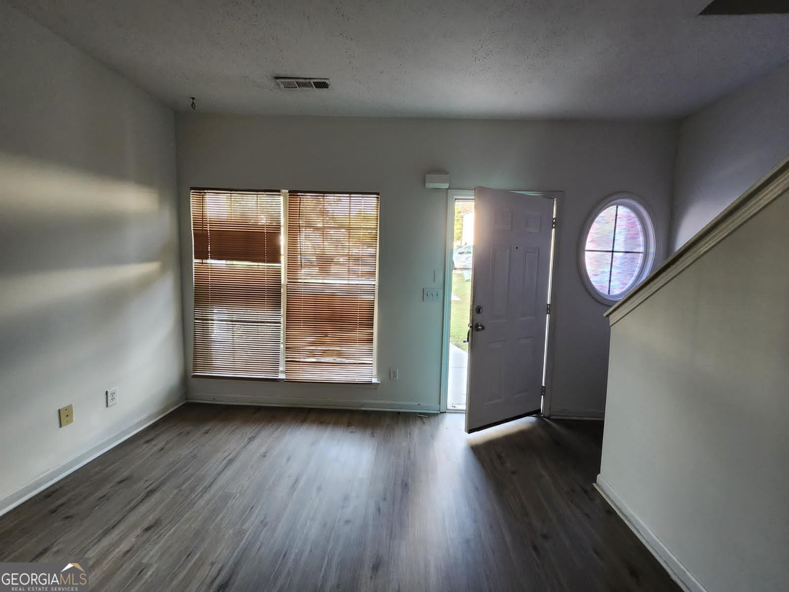 6080 Camden Forrest CV