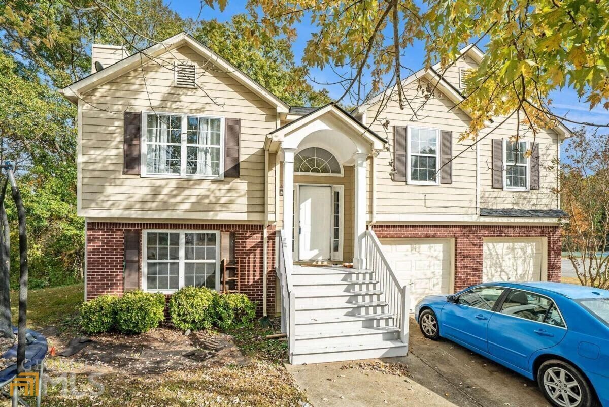 Beautiful 4 Bedroom/3 Bath home in Deerfield Creek community. This home features an open concept family room, gas fireplace in the family room, and an updated kitchen with granite countertops and stainless-steel appliances. ROOF REPLACED 2022. Master bedroom on the main level!! Master bedroom offers a tray ceiling, walk-in closet, and a separate tub/shower. Lower level is perfect for entertaining with an additional family room, bedroom & bathroom. Rear stairs for access to the backyard. Property is located near schools, restaurants, and shopping. Enjoy the community pool, playground, and tennis courts.