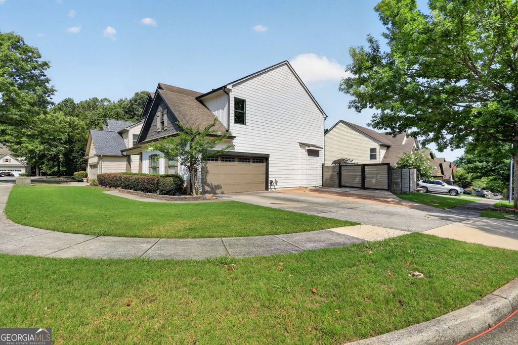 Photo of 1666 Stoney Chase Drive, Lawrenceville, GA 30044 (MLS # 10876101)