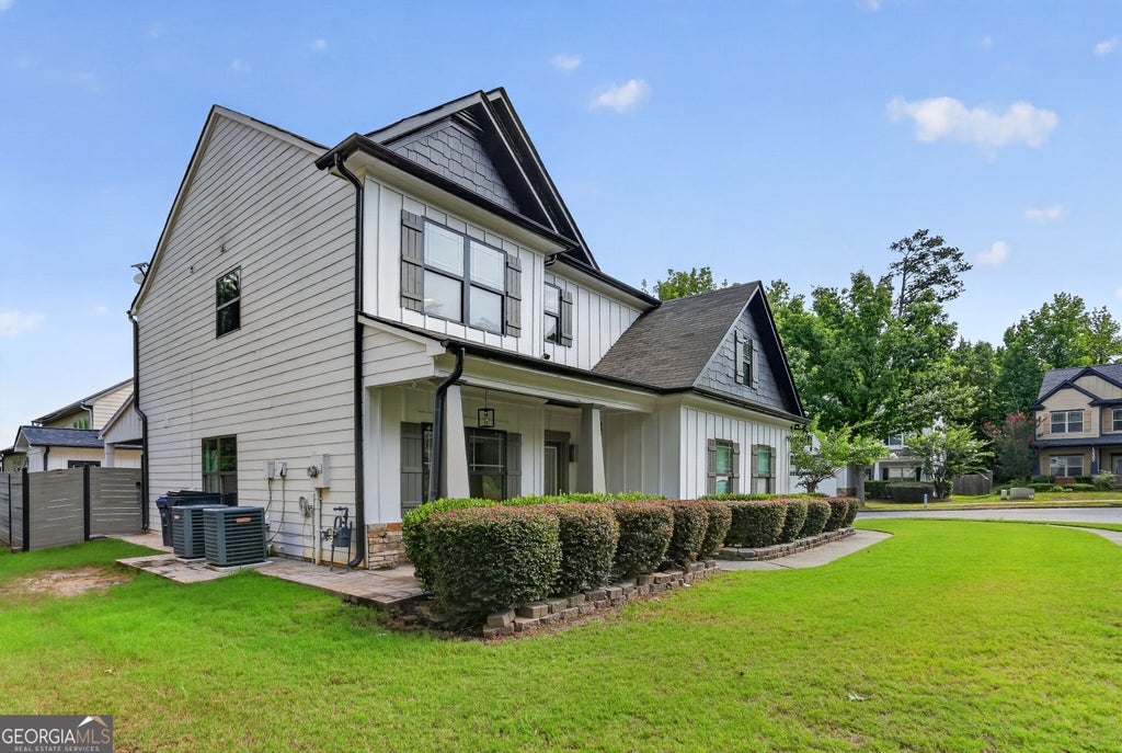 Photo of 1666 Stoney Chase Drive, Lawrenceville, GA 30044 (MLS # 10876101)