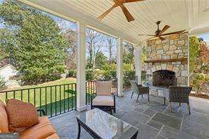 3114 Peachtree DR NE