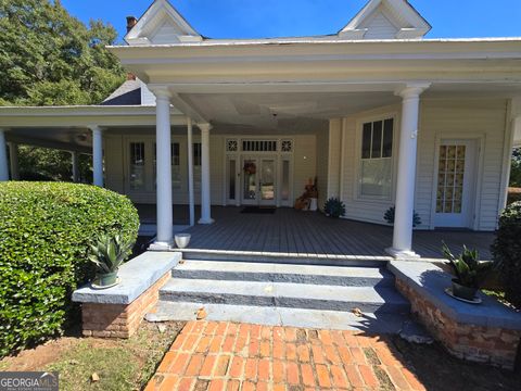 Photo of 242 Lumpkin Street, Cuthbert, GA 39840 (MLS # 10629969) Photo of 242 Lumpkin Street, Cuthbert, GA 39840 (MLS # 10629969)